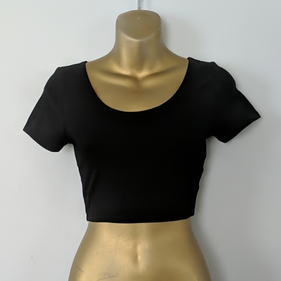 Topshop Tops - Topshop black crop top size 6